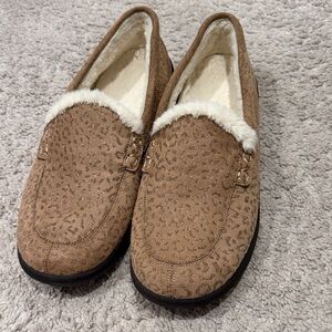 Vionic Tan Leopard Print Women's Slippers